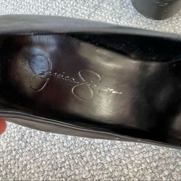 Ashley Simpson black high heel pumps - size 8.5 - Picture 10 of 10